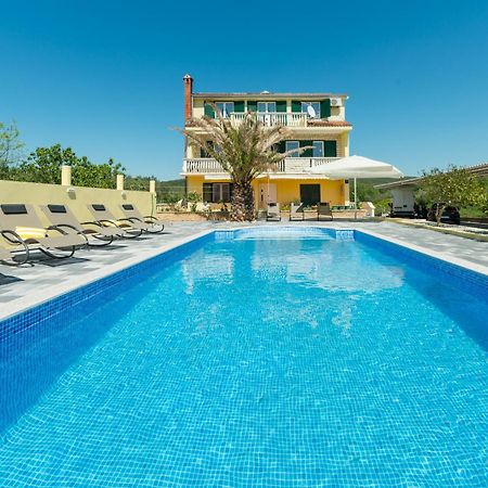 Crowonder Sun&Fun Holiday House With Large Swimming Pool, Playroom And Garden Bibinje Bagian luar foto