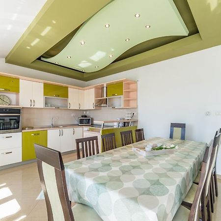 Crowonder Sun&Fun Holiday House With Large Swimming Pool, Playroom And Garden Bibinje Bagian luar foto