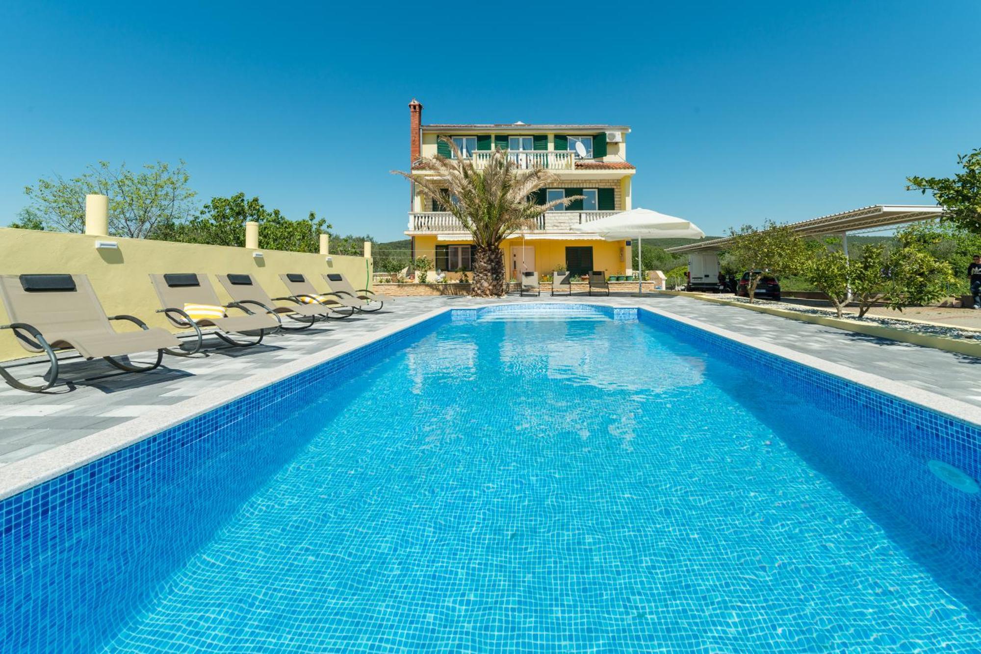 Crowonder Sun&Fun Holiday House With Large Swimming Pool, Playroom And Garden Bibinje Bagian luar foto