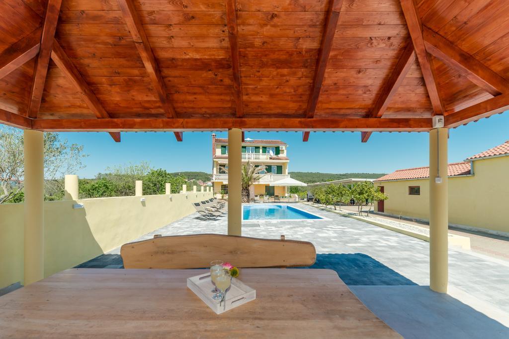 Crowonder Sun&Fun Holiday House With Large Swimming Pool, Playroom And Garden Bibinje Bagian luar foto