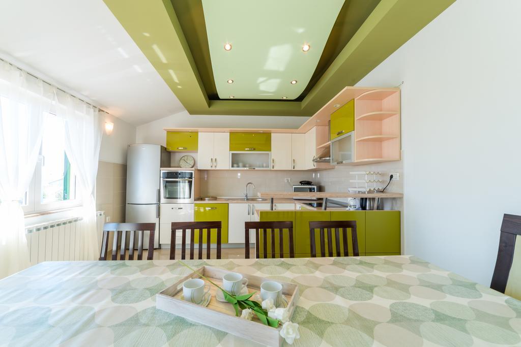 Crowonder Sun&Fun Holiday House With Large Swimming Pool, Playroom And Garden Bibinje Bagian luar foto