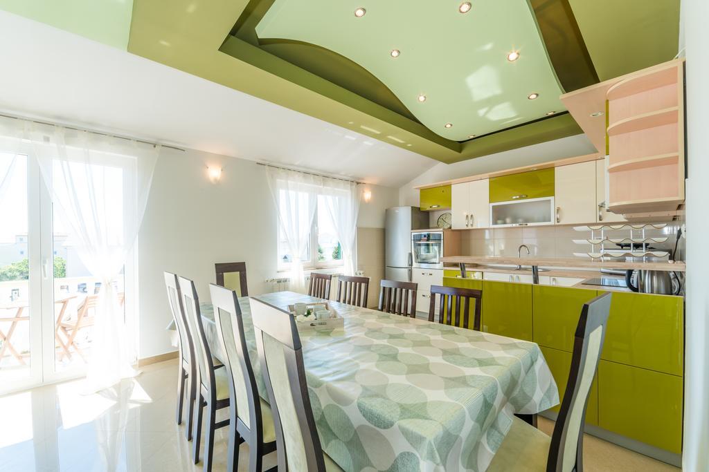 Crowonder Sun&Fun Holiday House With Large Swimming Pool, Playroom And Garden Bibinje Bagian luar foto