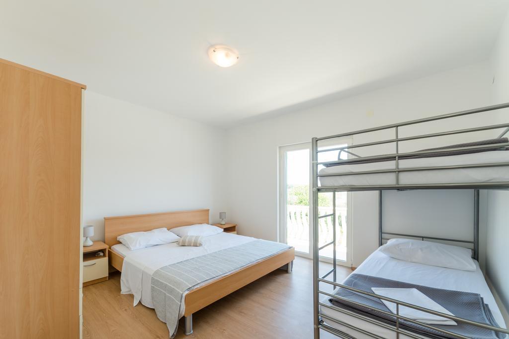 Crowonder Sun&Fun Holiday House With Large Swimming Pool, Playroom And Garden Bibinje Bagian luar foto