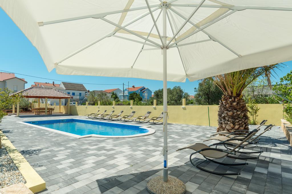 Crowonder Sun&Fun Holiday House With Large Swimming Pool, Playroom And Garden Bibinje Bagian luar foto
